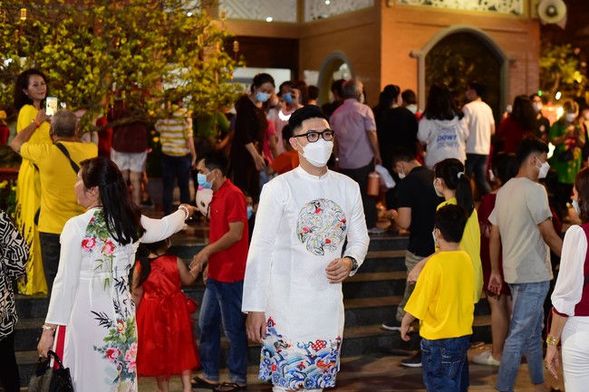 Chùm ảnh mồng một Tết Nhâm Dần